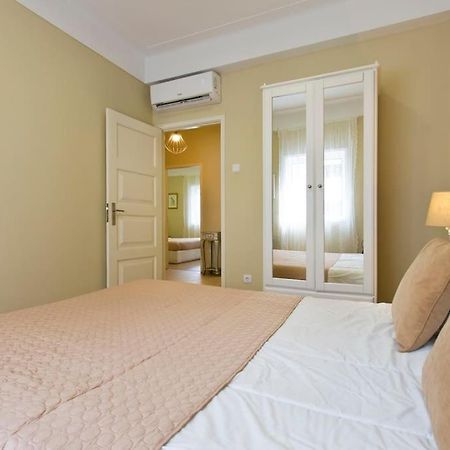 Aposentus - Serenity 2D Porto Luaran gambar