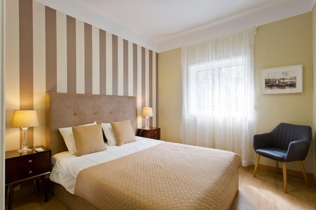 Aposentus - Serenity 2D Porto Luaran gambar