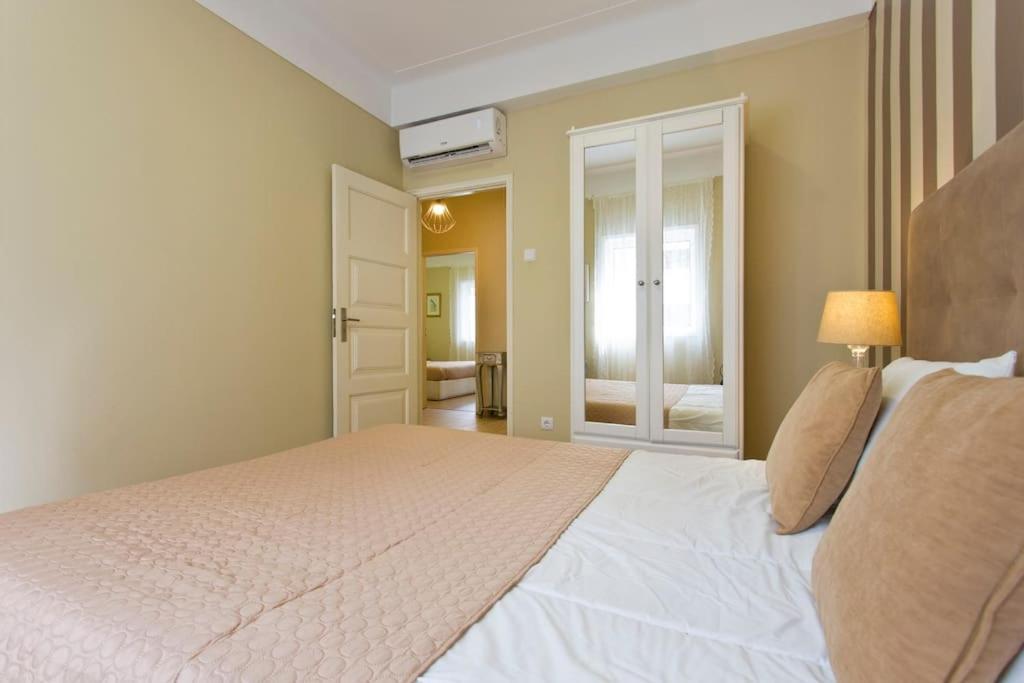 Aposentus - Serenity 2D Porto Luaran gambar
