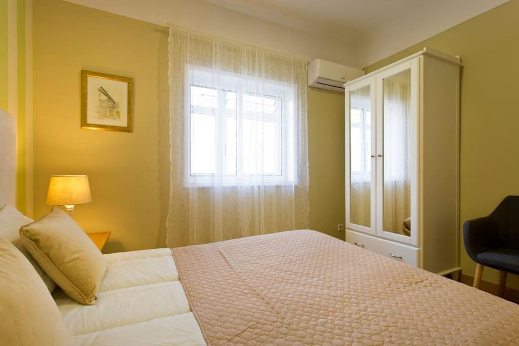 Aposentus - Serenity 2D Porto Luaran gambar
