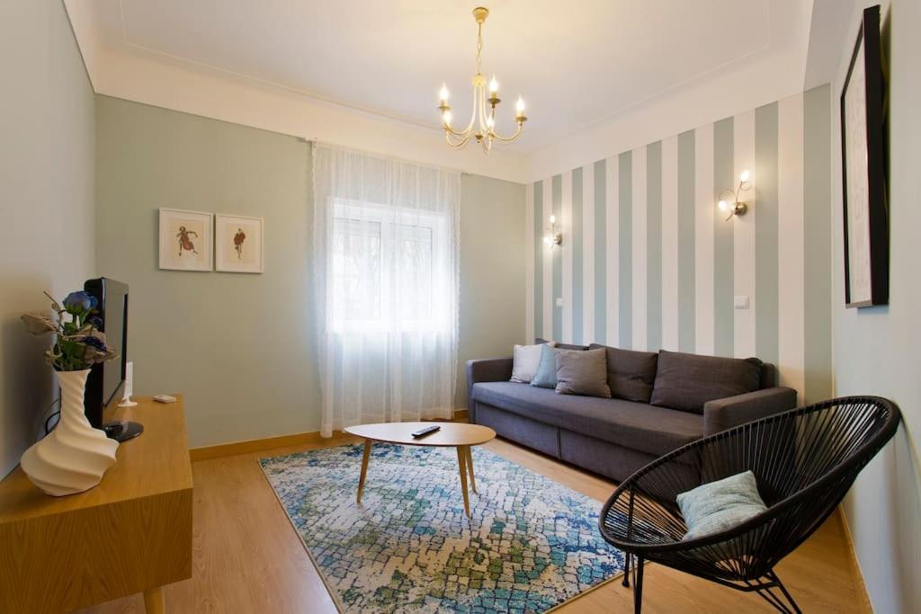 Aposentus - Serenity 2D Porto Luaran gambar